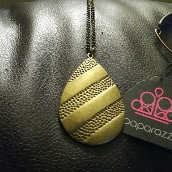 Paparazzi knecklace - Picture 1 of 1